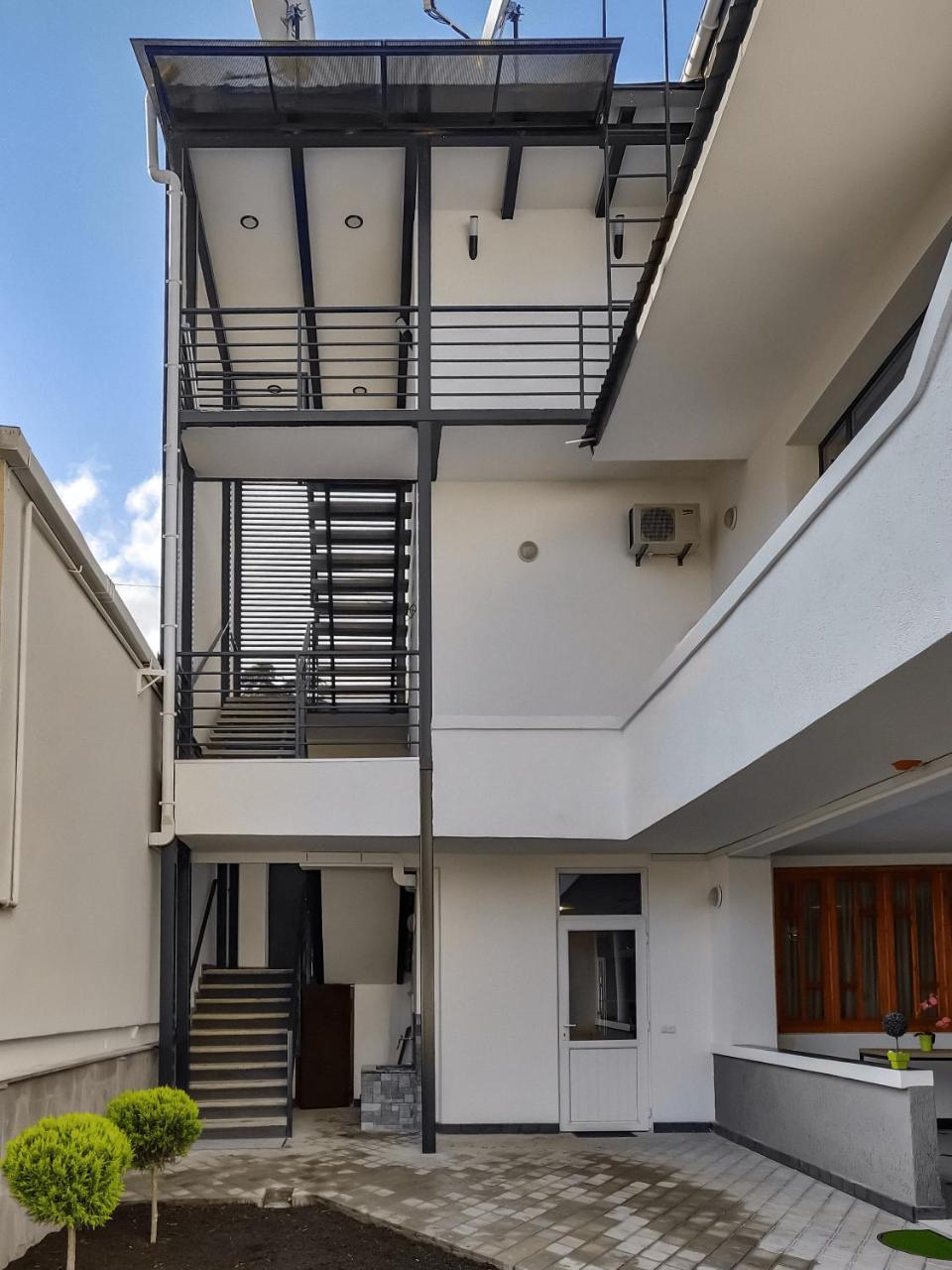 Westay Hotel Tiflis Dış mekan fotoğraf