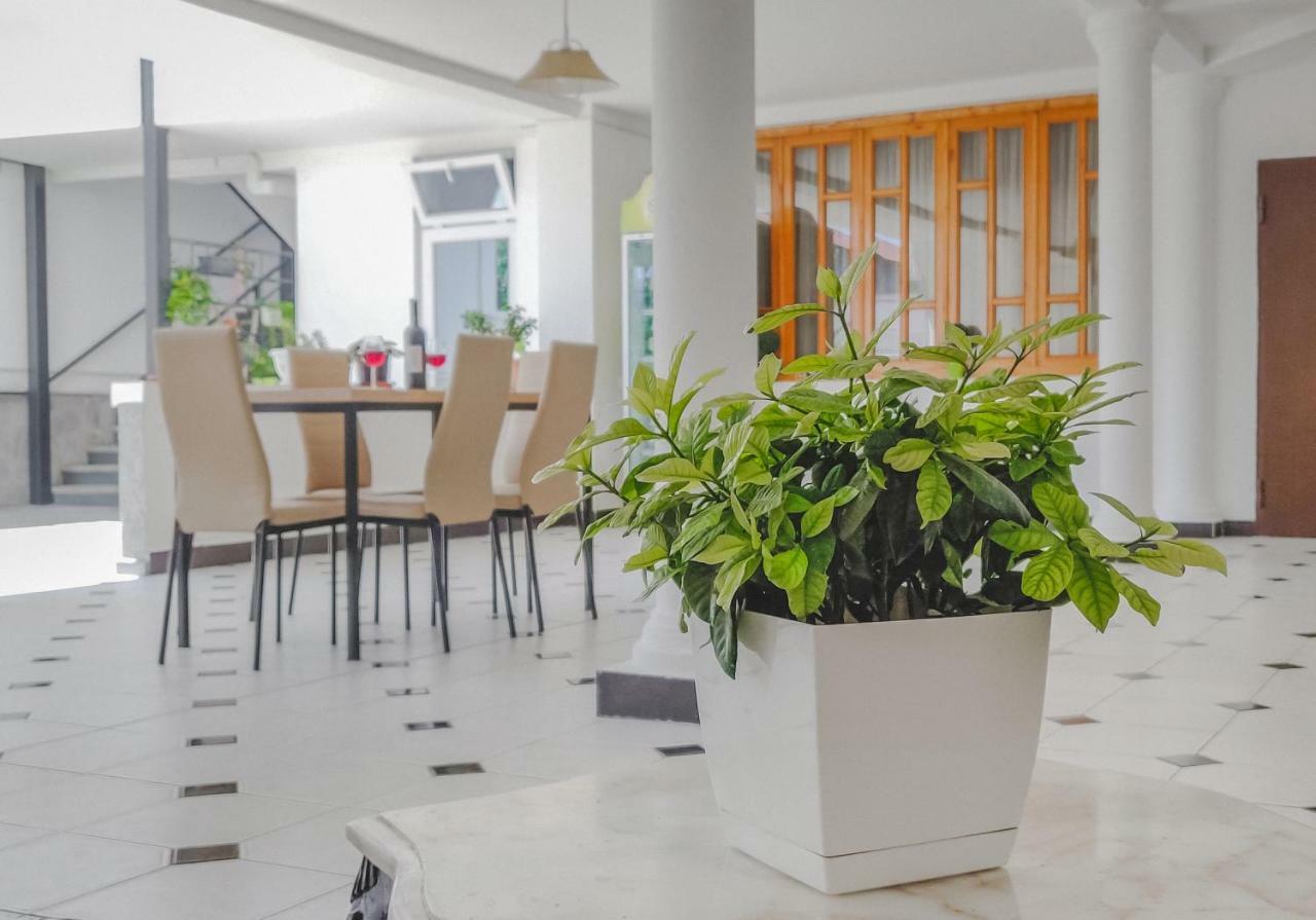 Westay Hotel Tiflis Dış mekan fotoğraf
